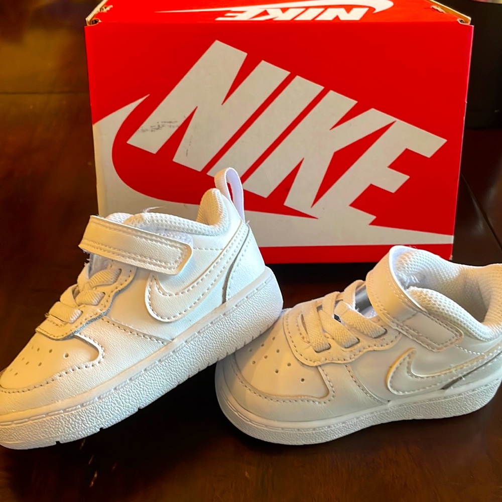 Nike Court Borough Low 2 (TVD) - size 4c baby/toddler shoes. Box included!